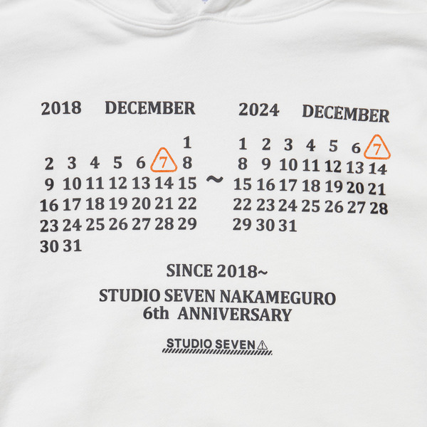 6th Anniversary Hoodie 詳細画像 White 5