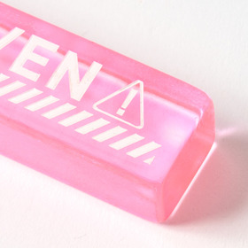 NEON LOGO Key Holder 詳細画像