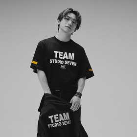 TEAM STUDIO SEVEN TEE 詳細画像